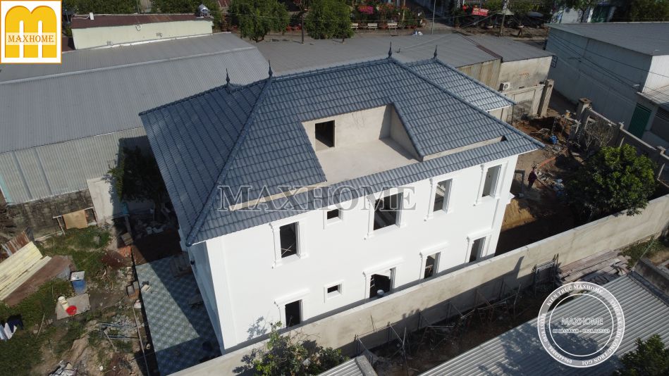 Nhà mái Nhật 2 tầng Tân Cổ Điển đã hoàn thiện 80% siêu đẹp tại Hóc Môn