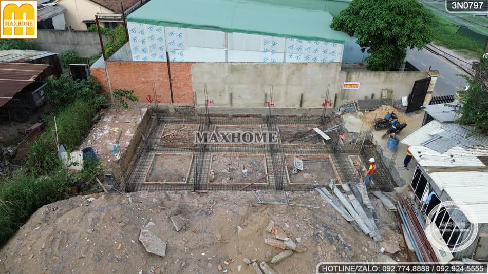 cung-thanh-tra-maxhome-kiem-tra-cong-trinh-nha-2-tang-mai-nhat-dang-thi-cong-tuong-bao-o-hoc-mon-mh04206-1