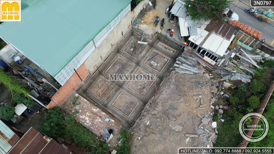 cung-thanh-tra-maxhome-kiem-tra-cong-trinh-nha-2-tang-mai-nhat-dang-thi-cong-tuong-bao-o-hoc-mon-mh04206-3