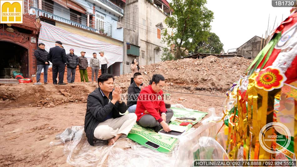 thay-phong-thuy-lam-le-dong-tho-cong-trinh-nha-2-tang-mai-nhat-cho-gia-chu-tai-hung-yen-mh04096-8