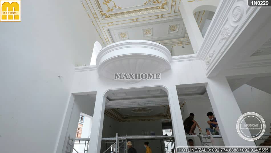 kiem-tra-tien-do-thi-cong-biet-thu-tan-co-dien-hoanh-trang-tai-long-an-mh03236-2