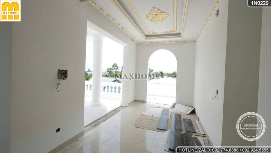 kiem-tra-tien-do-thi-cong-biet-thu-tan-co-dien-hoanh-trang-tai-long-an-mh03236-4