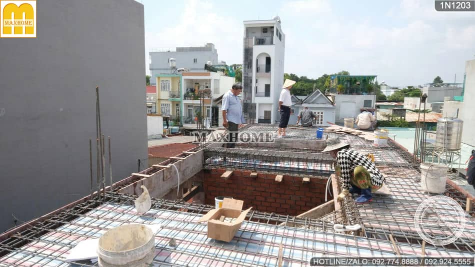 giam-sat-thi-cong-sat-san-mai-nha-pho-3-tang-hien-dai-tai-ho-chi-minh-mh04895-3